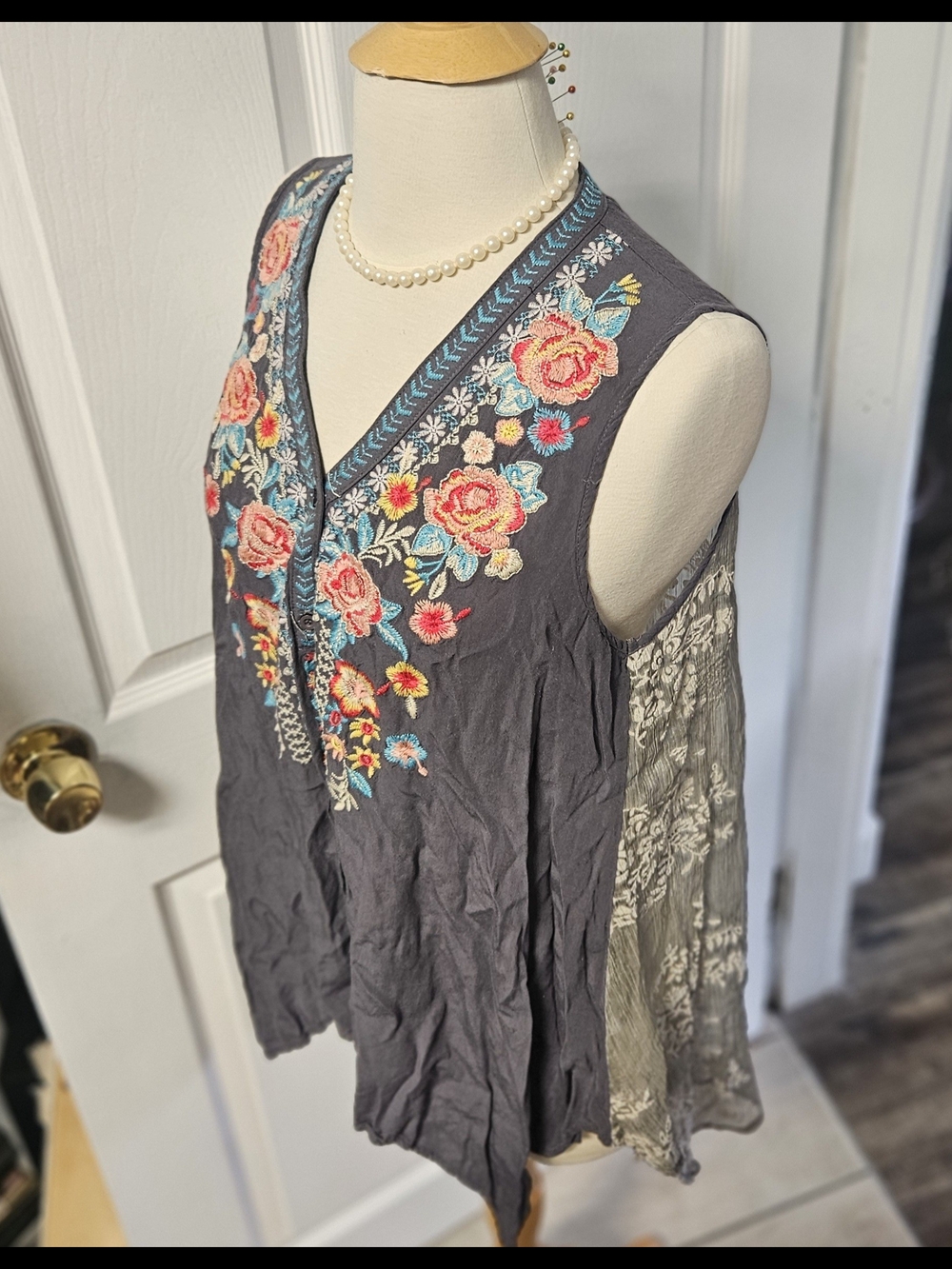 Embroidered Sleeveless V-Neck Women’s Top in Charcoal with Floral Detail
